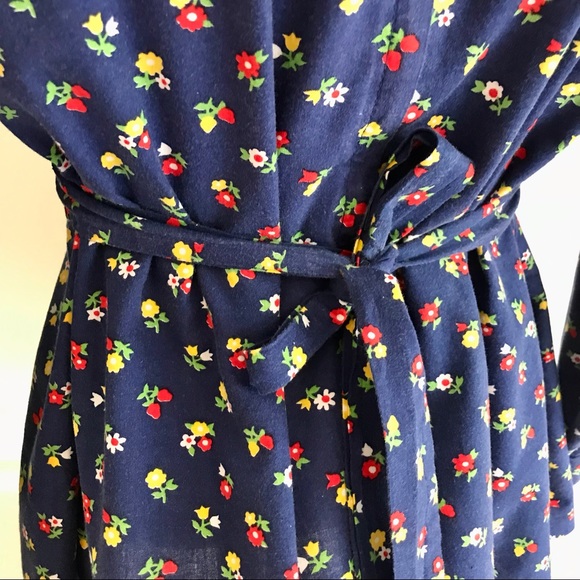 Vintage 1970s Cotton Peasant Top, Navy Blue Floral, Size Small - Picture 6 of 10